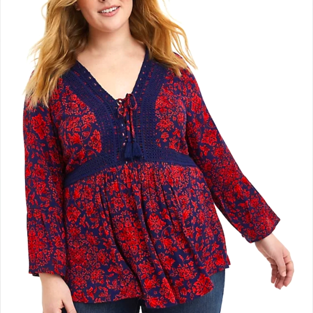 Torrid size 5 blue & red top NWT